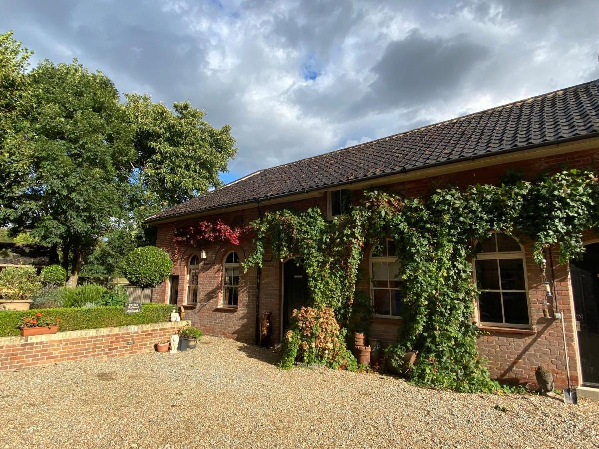 Betsey Trotwood. Historic Stylish 2-Bed Cottage. Blundeston Luaran gambar