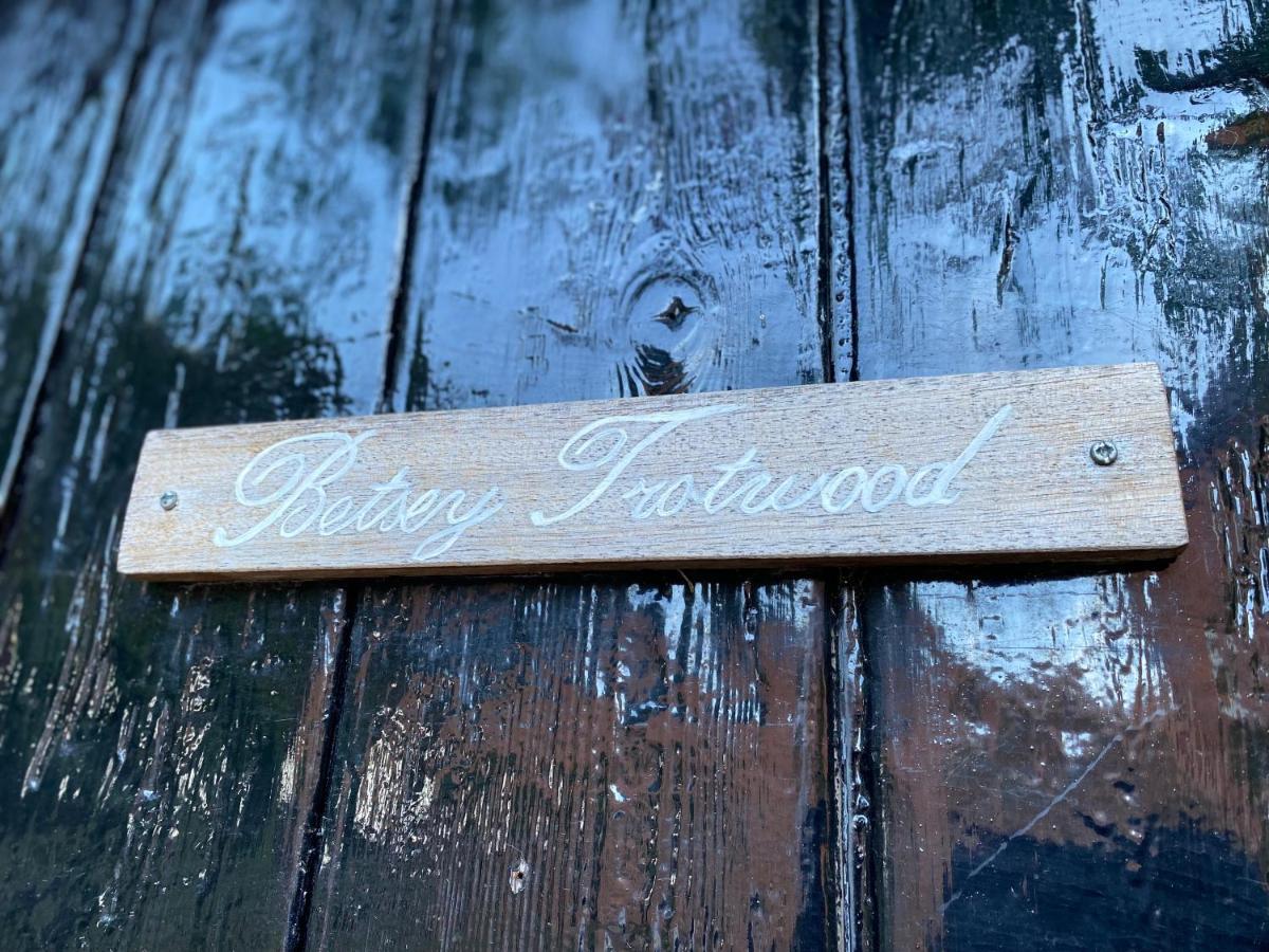 Betsey Trotwood. Historic Stylish 2-Bed Cottage. Blundeston Luaran gambar